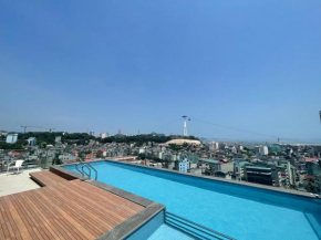 The Light Hotel, Ha Long